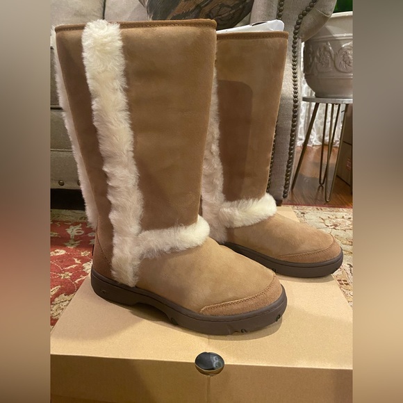 UGG Sunburst Tall Classic Boots- Chestnut - Picture 6 of 6